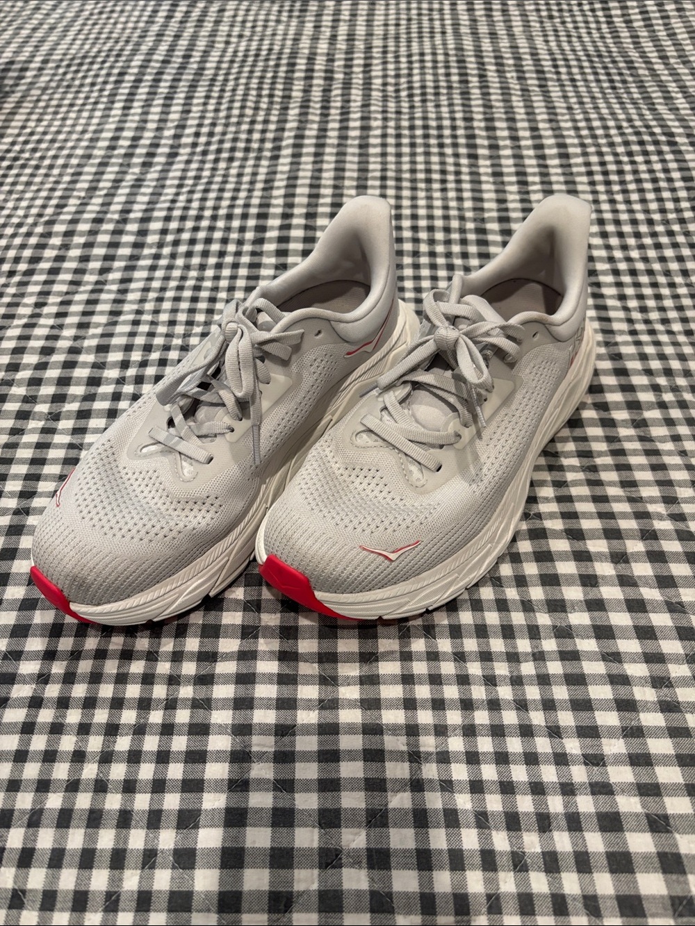Hoka Arahi 7
